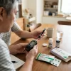 必利勁 Priligy 達泊西汀藥片與糖尿病患者家用血糖機測試血糖